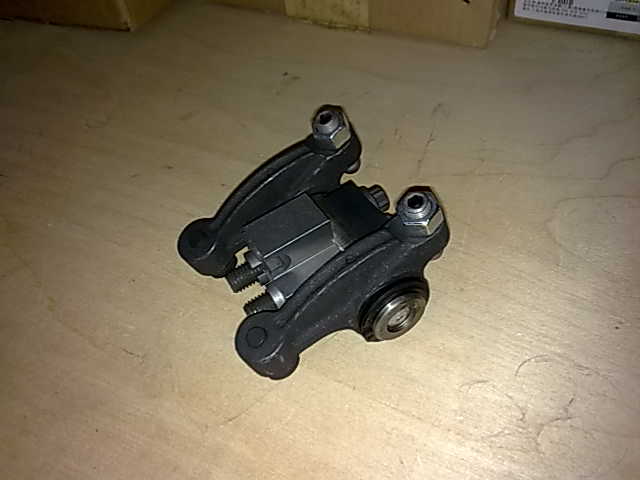 Коромысло клапана 6CT 3934921 3901717 C+