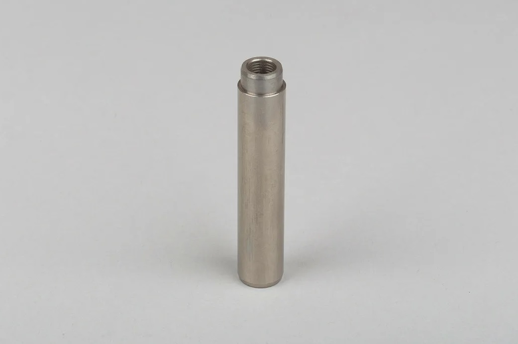 Направляющая клапана M11 4923471, 3328786 C+